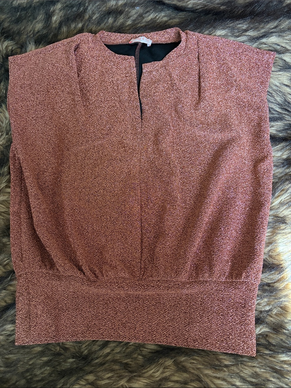 Hailey & Co Textured sparkling Bronze V-Neck Cap Sleeve blouse Size Small